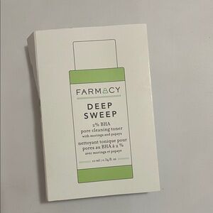 Farmacy Deep Sweep 2% BHA Toner - Green and White
